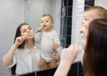 Tandenpoetsen bij Baby