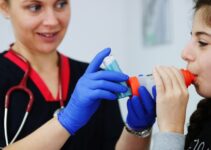De effecten van inhalatiemedicijnen in de mond